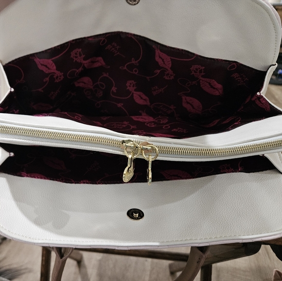 Betsy Johnson tote bag - Picture 2 of 8